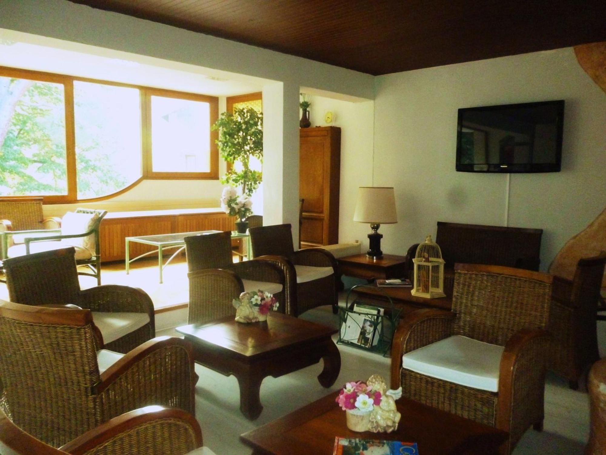 Hotel Le Mas Fleuri فيرنيه ليه با المظهر الخارجي الصورة