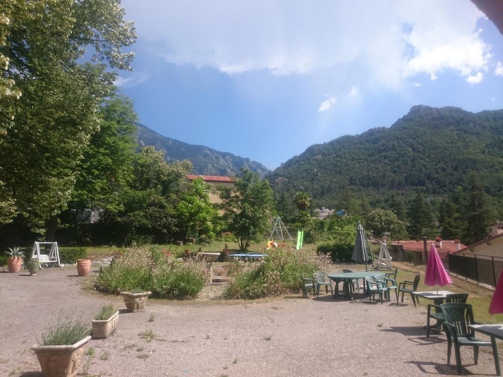Hotel Le Mas Fleuri فيرنيه ليه با المظهر الخارجي الصورة