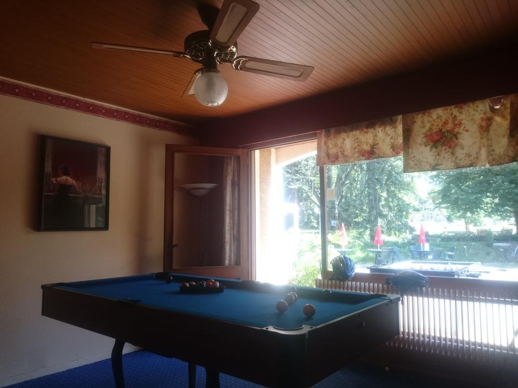 Hotel Le Mas Fleuri فيرنيه ليه با المظهر الخارجي الصورة
