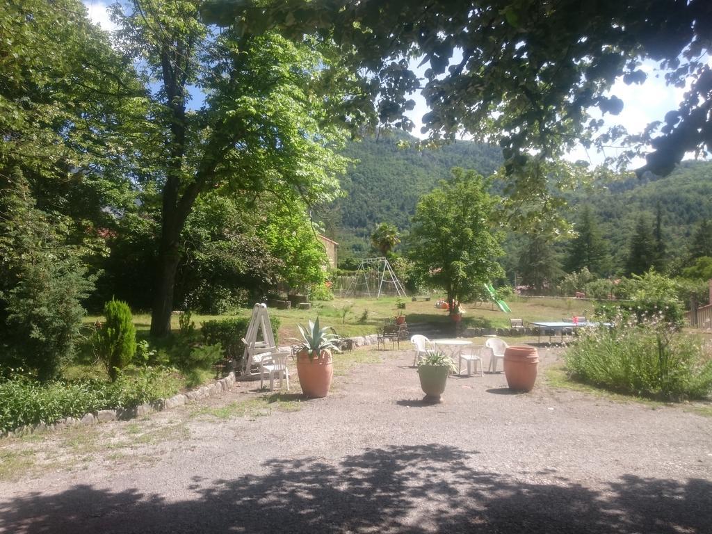 Hotel Le Mas Fleuri فيرنيه ليه با المظهر الخارجي الصورة