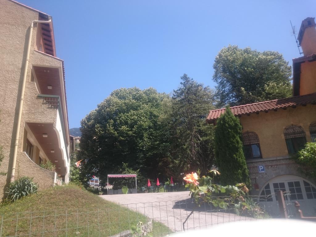 Hotel Le Mas Fleuri فيرنيه ليه با المظهر الخارجي الصورة