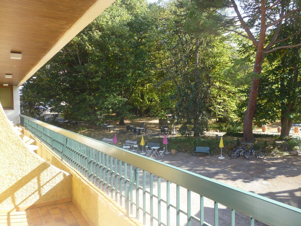 Hotel Le Mas Fleuri فيرنيه ليه با المظهر الخارجي الصورة