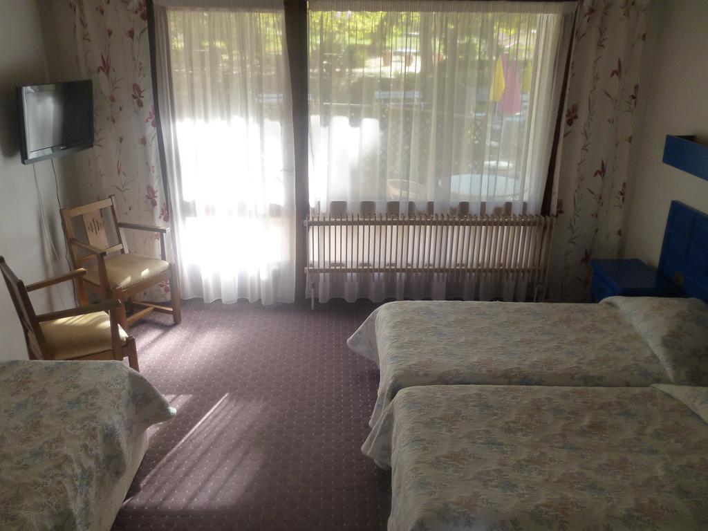 Hotel Le Mas Fleuri فيرنيه ليه با المظهر الخارجي الصورة