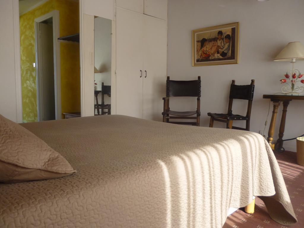 Hotel Le Mas Fleuri فيرنيه ليه با المظهر الخارجي الصورة