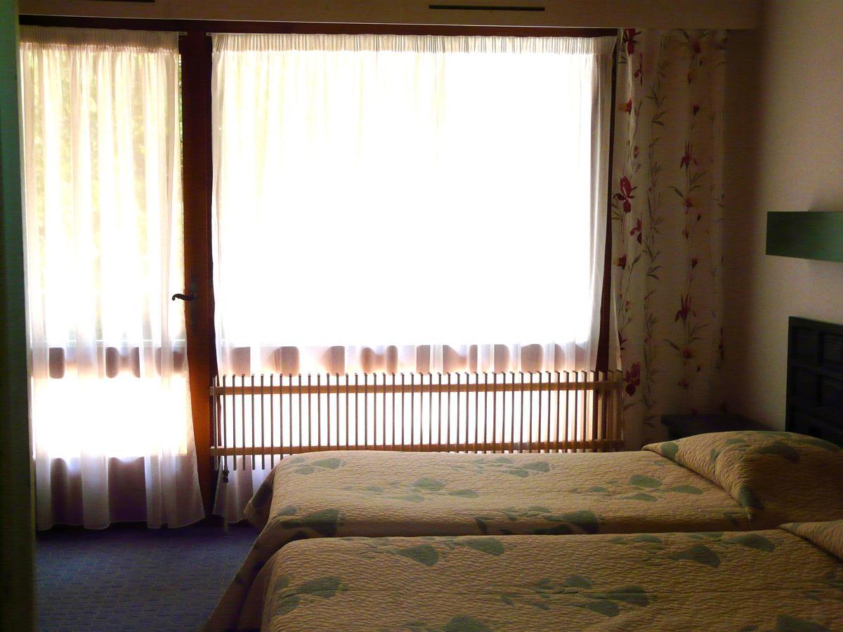 Hotel Le Mas Fleuri فيرنيه ليه با المظهر الخارجي الصورة