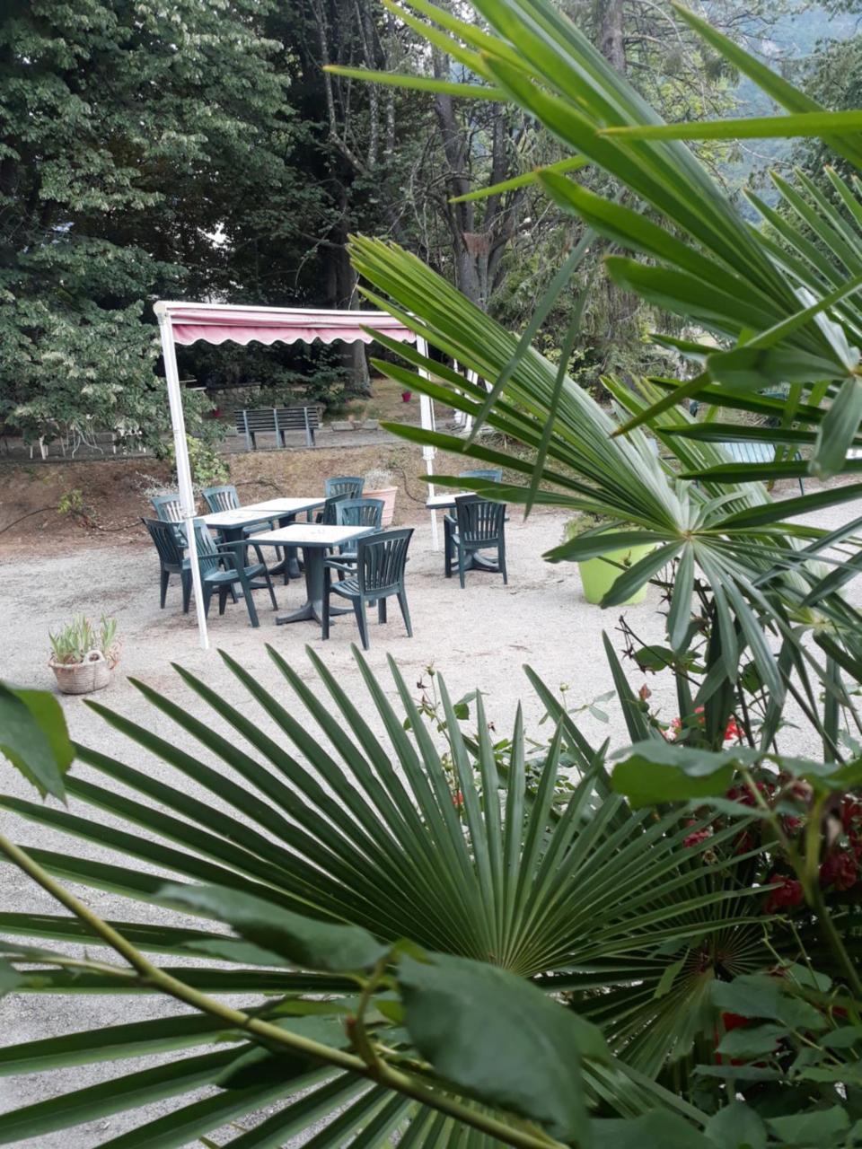 Hotel Le Mas Fleuri فيرنيه ليه با المظهر الخارجي الصورة